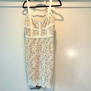 NWT Heartloom white lace dress - size: M